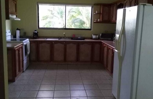 Las Lomas House | Beautiful rest house with mountain view