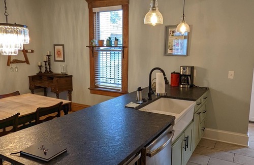 Livingston Park House | Beautiful restored home in historic Old Oaks! Close to downtown!