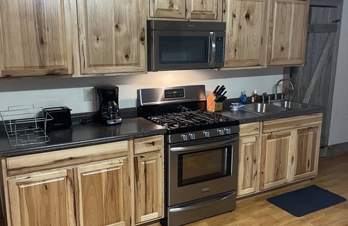 Baxter Cabin | Beautiful rustic cabin with loft! Huge Kitchen! On Center Hill Lake!