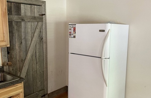 Baxter Cabin | Beautiful rustic cabin with loft! Huge Kitchen! On Center Hill Lake!