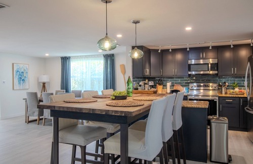 Flor-a-mar House | Beautiful Saltwater Canal Home at the Gulf of Mexico