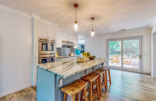 Fallbrook House | Beautiful, spacious gated ranch home on 12+ acres with big koi pond & pickleball