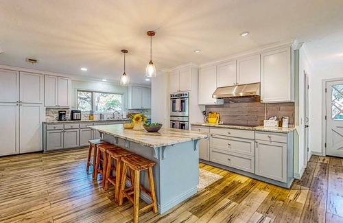 Fallbrook House | Beautiful, spacious gated ranch home on 12+ acres with big koi pond & pickleball