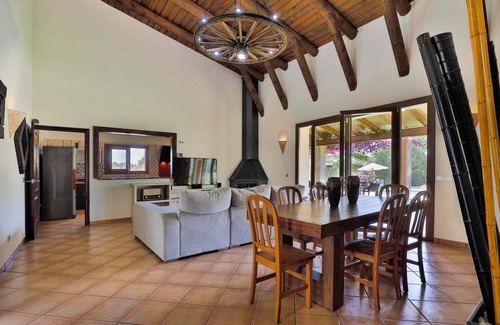 Felanitx House | Beautiful stone finca in quiet surroundings with lovely pool and lawn garden
