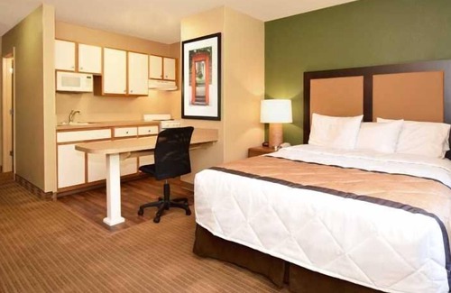 Florida Center Apartment | Beautiful Studio apartment (420702) by Houzlet