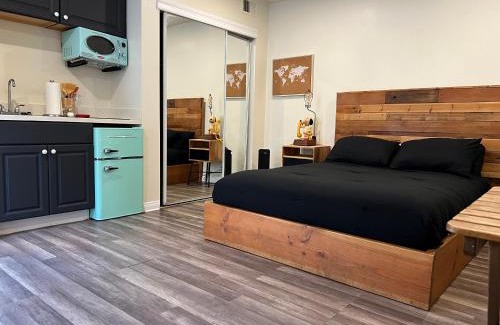 Inglewood Apartment | Beautiful Studio in North Inglewood