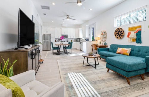 Palm Coast House | Beautiful studio with heated pool, kitchenette, central AC, & washer/dryer