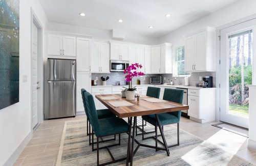 Palm Coast House | Beautiful studio with heated pool, kitchenette, central AC, & washer/dryer