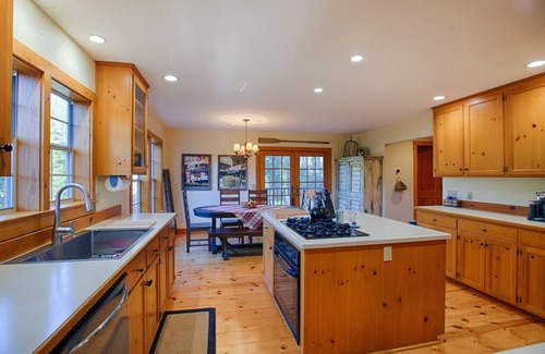 Twain Harte Cabin | Beautiful Sugarpine Cabin! Ski weekends are filling up, book your getaway now!