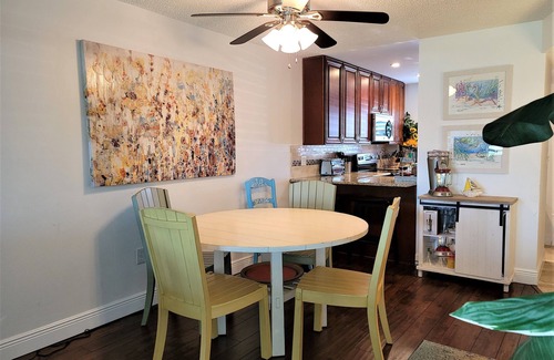 Apollo Beach Condo | Beautiful Sunsets! One level living w/some handicap grabrails