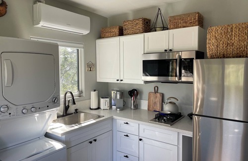 Angels Camp House | Beautiful Tiny Home in lush vineyard setting