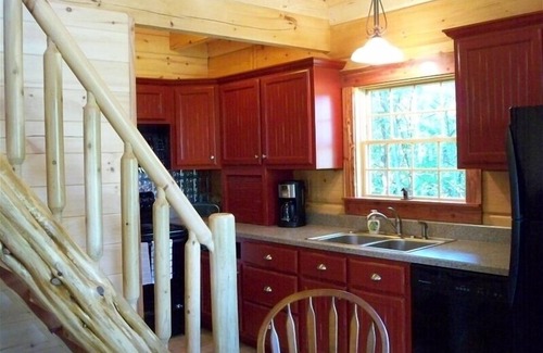 French Lick Cabin | Beautiful Turkey Hill Log Cabin Located on 20 Acres of Hilltop Property