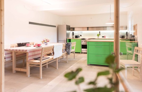 Bad Toelz House | Beautiful vacation home in a large park with mountain views