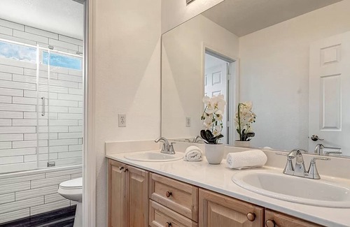 Rhodes Ranch House | Beautiful Vegas Executive Home with Heated Pool