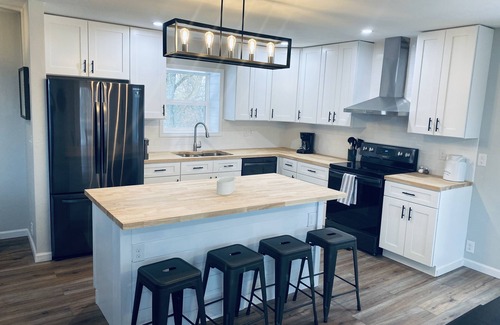 Amherst House | Beautiful views and water access on 20 acre paradise! slps 14 Hot tub dock kayak