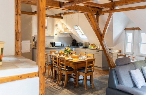 Ediger House | Beautiful villa for 8 people with WIFI, TV, terrace, pets allowed and parking