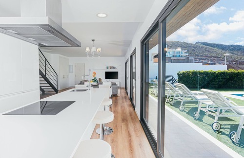 Costa Adeje Villa | Beautiful Villa for 6 people, WiFi, private and heated pool, 8min from the beach