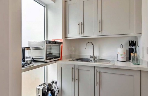 Thurlby House | Beautiful villa for 2 people with WIFI, terrace and pets allowed