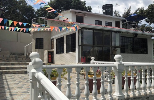 Anapoima Villa | Beautiful villa with Pool and WiFi in Anapoima - Villa Esmeralda JJ