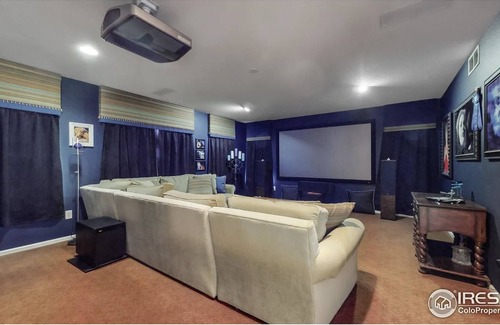 Longmont House | Beautiful villa with views to Stone Canyon and the Rocky Mountains