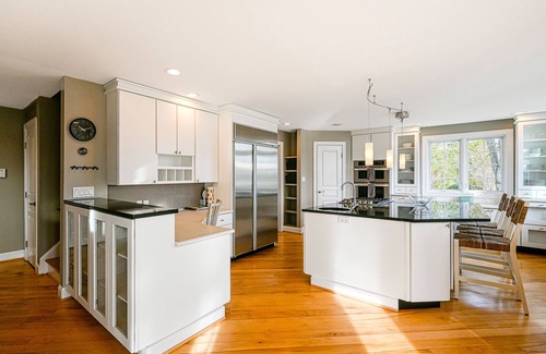 Annapolis House | Beautiful waterfront home on The Chesapeake Bay with private dock & beach access