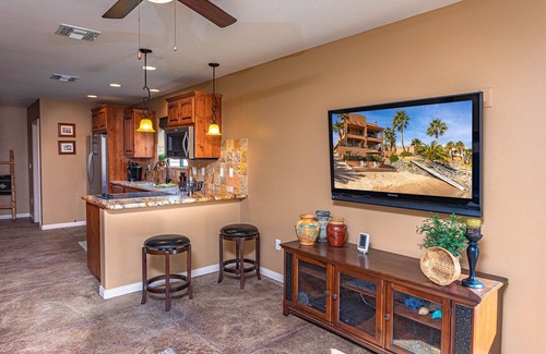 Bullhead City Villa | Beautiful Waterfront Villa with loading dock!
