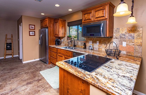 Bullhead City Villa | Beautiful Waterfront Villa with loading dock!