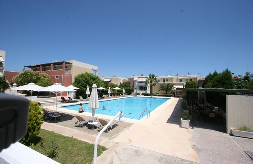 Xylokastro-Evrostina House | Beautifull 2 bedroom house in a complex with shared open pool 50m from the beach