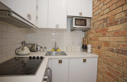 West Cliff Apartment | Beautifully Charming Apartment - Next to the Beach