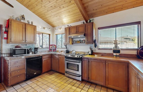 Gualala House | Beautifully Crafted Ocean View Home w/Fireplace & WiFi - Walk to Town/Beach