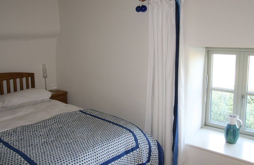 St Ives Cottage | Beautifully furnished Cornish cottage with sea views from all rooms