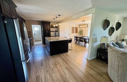 Taswell House | Beautifully Renovated 3-Bedroom, 3-Bath Home in Taswell, Indiana