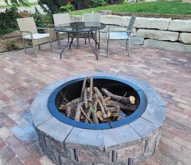 Downtown Apartment | Beautifully Renovated Downtown 1Bed 1 Bath Apt, Pet Friendly