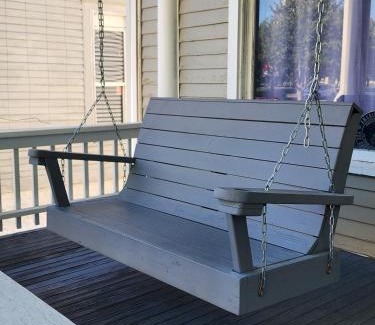 Downtown Apartment | Beautifully Renovated Downtown 1Bed 1 Bath Apt, Pet Friendly