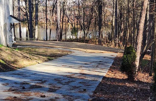 Rockmart Apartment | Becks Lake Studio n Fire Pit 3/4 mile to Silver Comet Trailnnear wedding venues