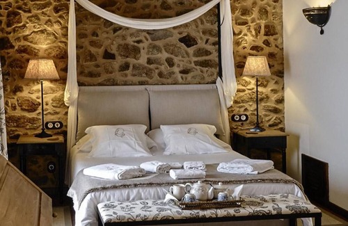 Camarinas Bed & Breakfast | Bed and Breakfast 'Alca' with Private Garden and Wi-Fi