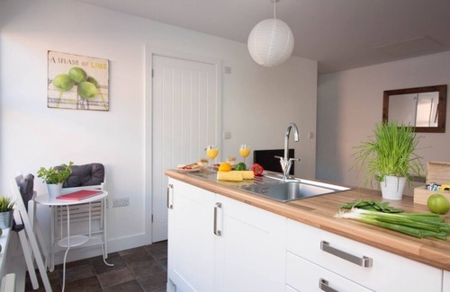 Eastleigh Apartment | Beddoe Apartments