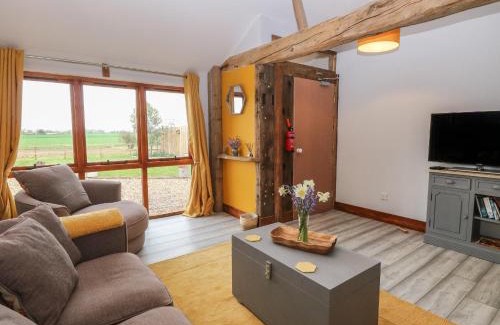 Irstead House | Bee Happy Barn