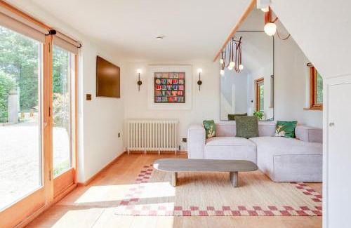 Hatfield Broad Oak House | Beech Cottage - one bedroom retreat with hot tub