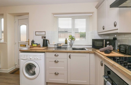 Calder Bridge Cottage | BEECH TREE COTTAGE, pet friendly, country holiday cottage in Seascale
