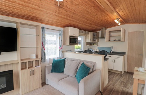 Swanage Cottage | BEECH, with hot tub in Swanage