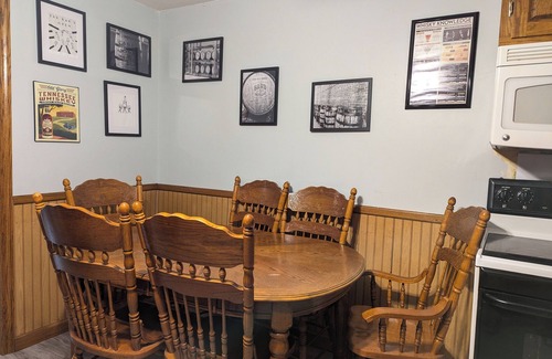 Tamms House | Beer and s'mores anyone? We've got you! Hunting cabin meets weekend hideout.