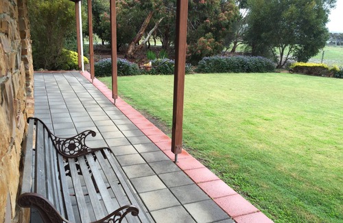 Emu Bay House | Bee’s Place 3 Bedroom home on 10 acres of land with distant sea views of Emu Bay