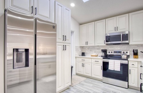 Dolphin's Cove House | ~Beetlecat Cabin Sleeps 8 Spa Only~