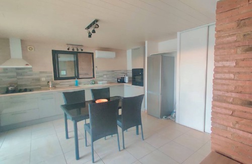 Corbere-les-Cabanes Apartment | Bel Appartement, au Calme. Animaux de Compagnie Acceptés !