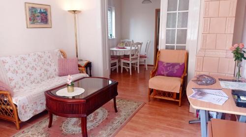 Vracar Apartment | Belgrade Apartment Happy Garden