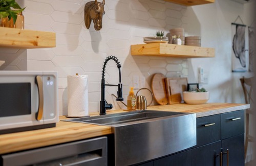 Fayetteville Cabin | Belle House at Black Oak Farms.