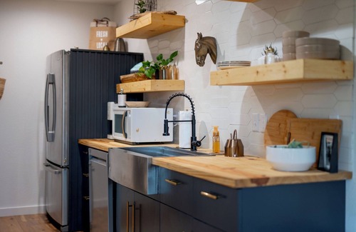 Fayetteville Cabin | Belle House at Black Oak Farms.