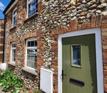 Denver House | Belle Vue Cottage