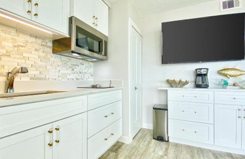 Belleair Beach Apartment | Belleair Beach Club 112